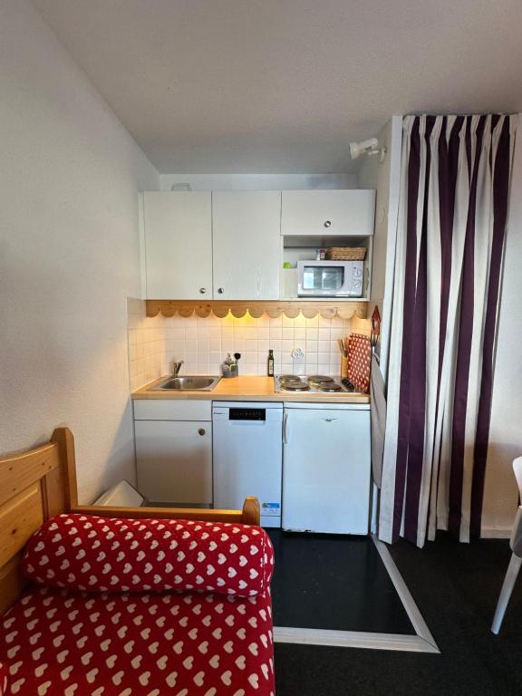 Appart Risoul 1min pistes PMR 4 6 pers appartement pied des pistes 14