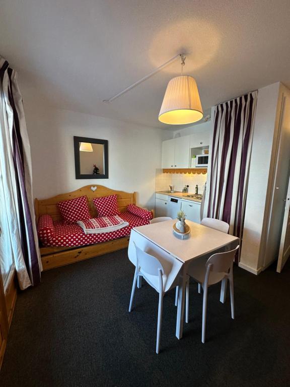 Appart Risoul 1min pistes PMR 4 6 pers appartement pied des pistes 3