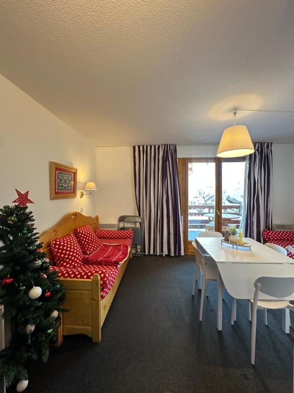 Appart Risoul 1min pistes PMR 4 6 pers appartement pied des pistes 6