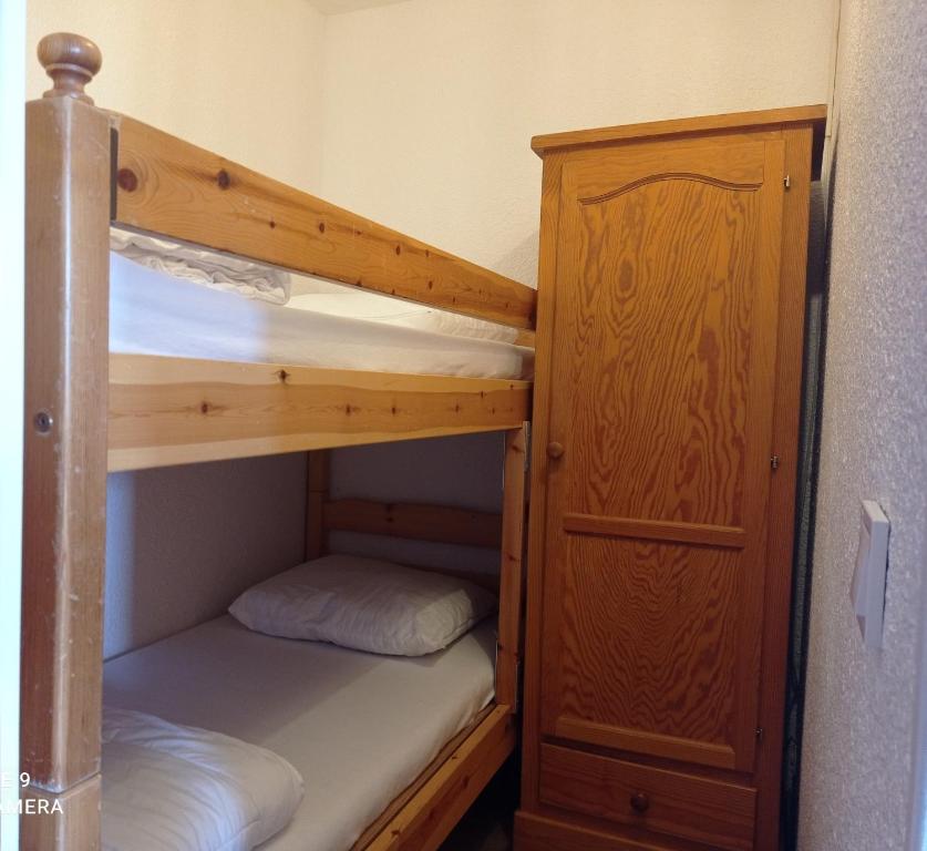 Appart a Puy Saint Vincent 1700 Res Emeraude appartement pied des pistes 1