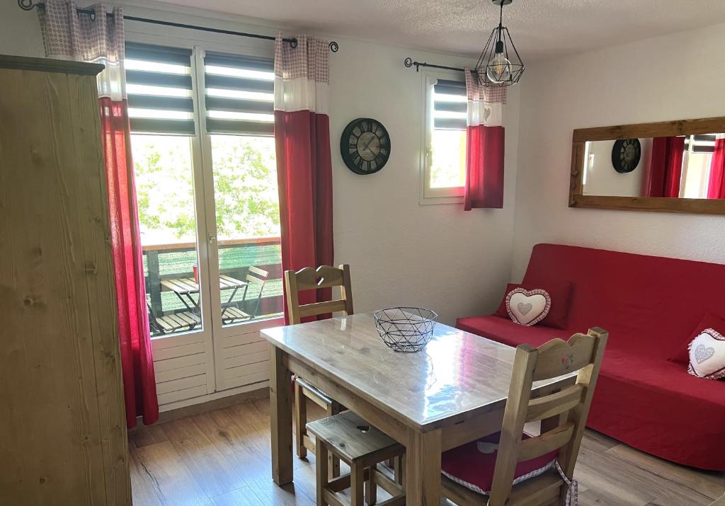 Appart a Puy Saint Vincent 1700 Res Emeraude appartement pied des pistes 7