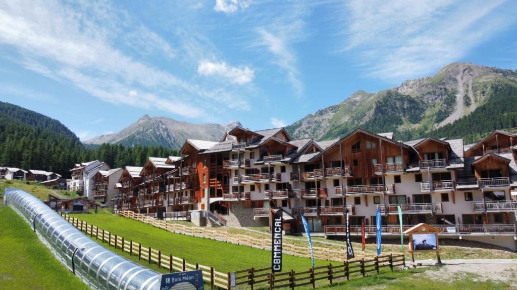Appartement 2 chambres vue pistes parking privatif appartement pied des pistes 5