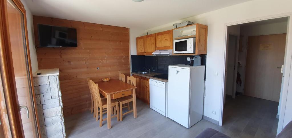 Appartement 3 etoiles 6 personnes les Orres 1800 appartement pied des pistes 3