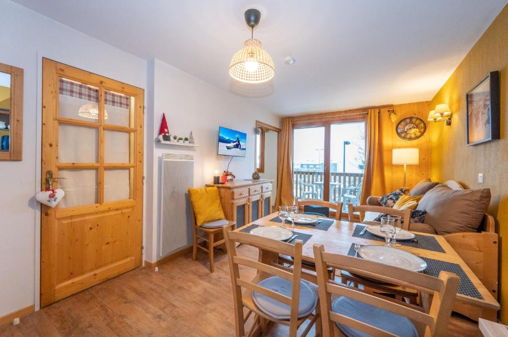 Appartement 6 couchages au pied des pistes a Orcieres 2 chambres balcon et parking couvert appartement pied des pistes 4