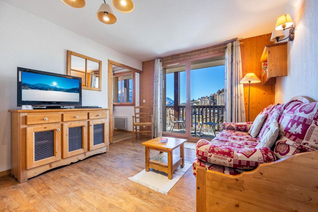 Appartement 6 personnes Deux chambres 40M2 Balcons 10M2 sur pistes Aucun vis a vis Piscine B301 appartement pied des pistes 5