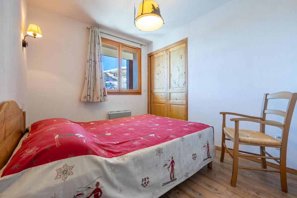 Appartement 6 personnes Deux chambres 40M2 Balcons 10M2 sur pistes Aucun vis a vis Piscine B301 appartement pied des pistes 7