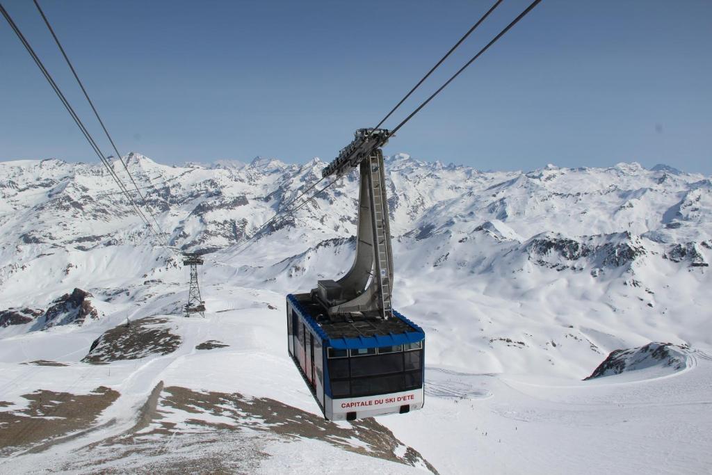 Appartement 6 personnes avec Parking Couvert 1 chambre 4 lits Netflix wifi haut debit appartement pied des pistes 12