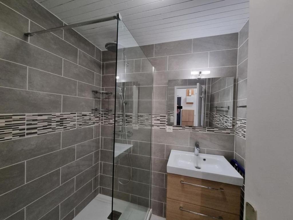 Appartement 6 personnes avec Parking Couvert 1 chambre 4 lits Netflix wifi haut debit appartement pied des pistes 2