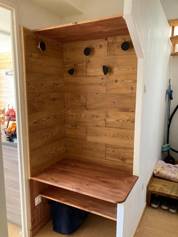 Appartement Duplex Les Orres 1800 pour 8 personnes aux pieds des pistes avec menage et une place de parking inclus appartement pied des pistes 11