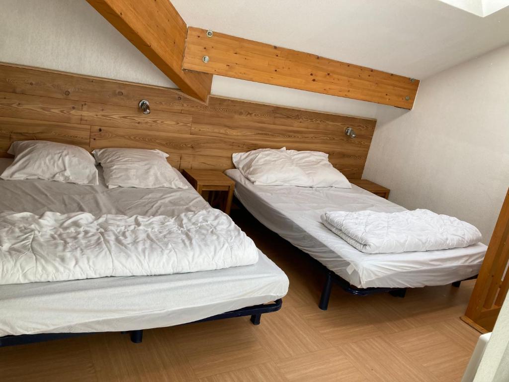 Appartement Duplex Les Orres 1800 pour 8 personnes aux pieds des pistes avec menage et une place de parking inclus appartement pied des pistes 14