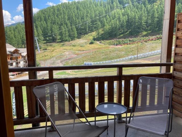Appartement Duplex Les Orres 1800 pour 8 personnes aux pieds des pistes avec menage et une place de parking inclus appartement pied des pistes 15