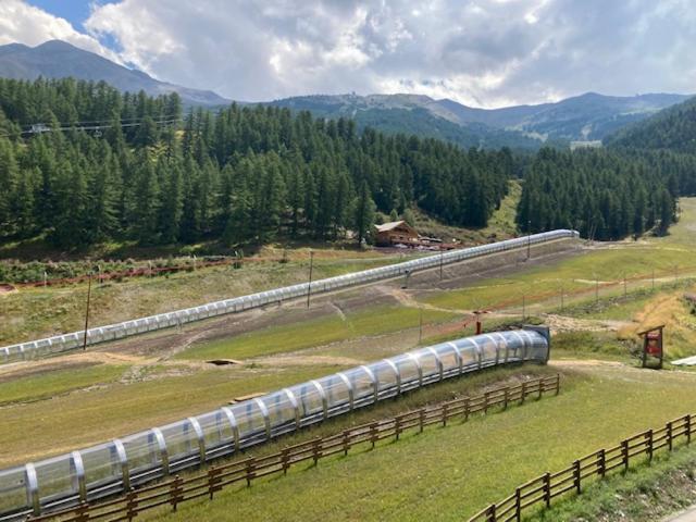 Appartement Duplex Les Orres 1800 pour 8 personnes aux pieds des pistes avec menage et une place de parking inclus appartement pied des pistes 16