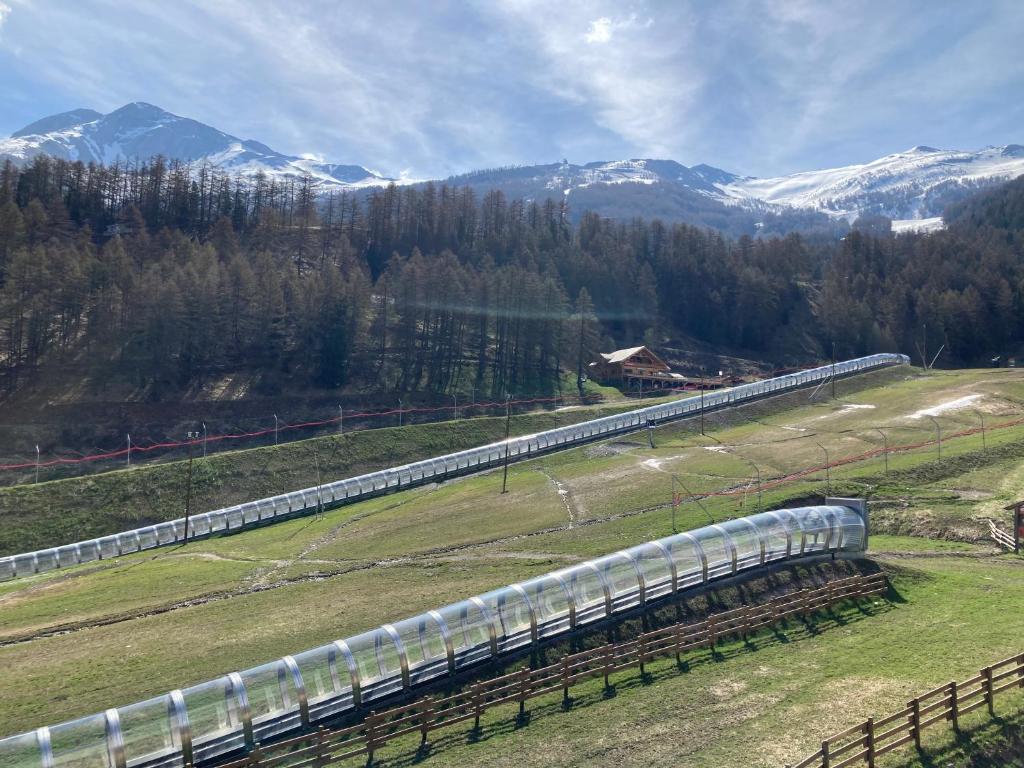 Appartement Duplex Les Orres 1800 pour 8 personnes aux pieds des pistes avec menage et une place de parking inclus appartement pied des pistes 19