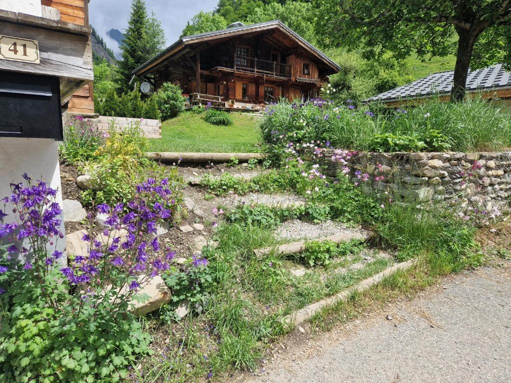 Appartement La Duchere Le Plan la Giettaz massif des Aravis appartement pied des pistes 13