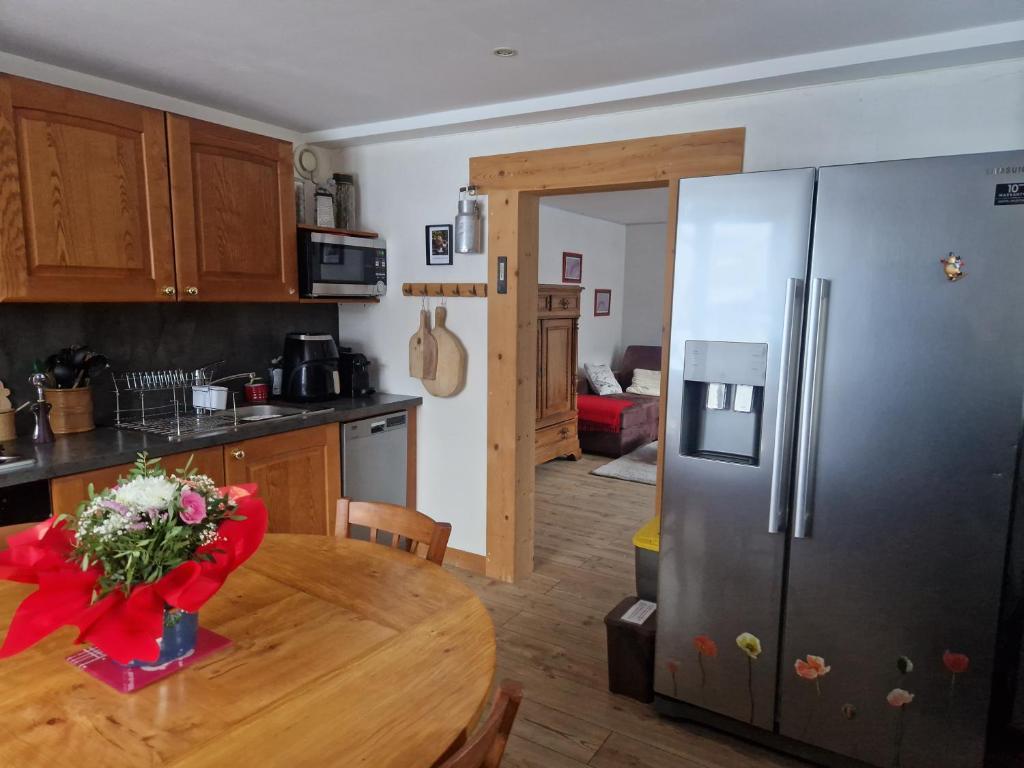 Appartement La Duchere Le Plan la Giettaz massif des Aravis appartement pied des pistes 7