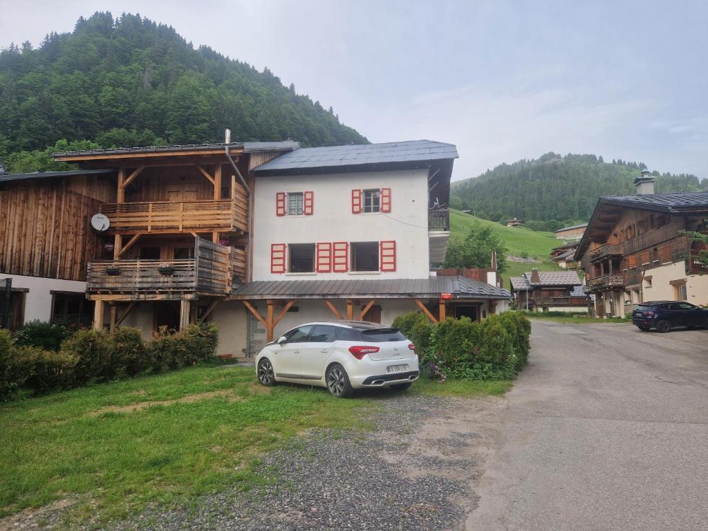 Appartement La Duchere Le Plan la Giettaz massif des Aravis appartement pied des pistes 8