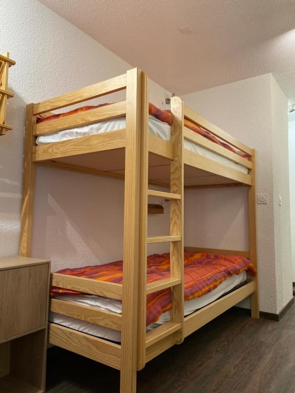 Appartement Les Menuires 4 personnes a 20 m des pistes appartement pied des pistes 1