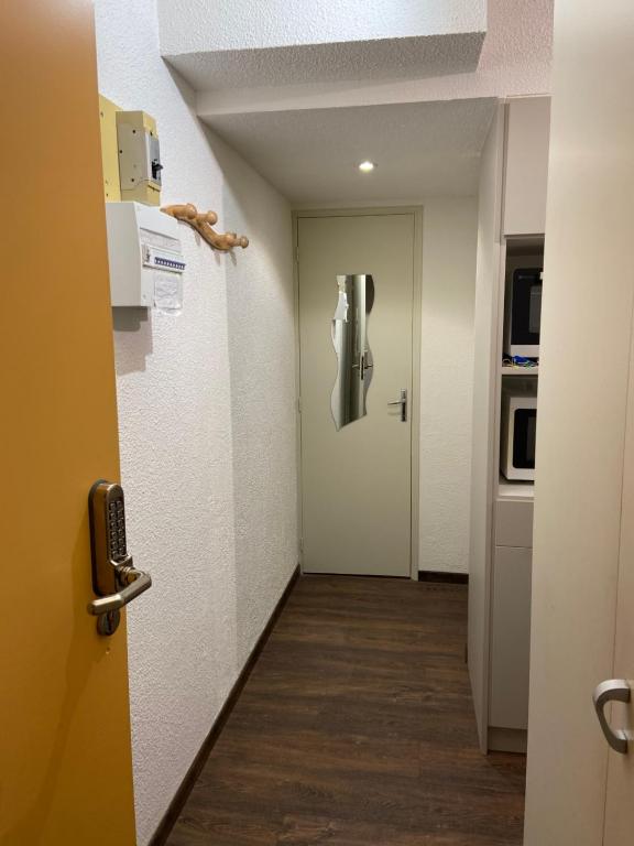 Appartement Les Menuires 4 personnes a 20 m des pistes appartement pied des pistes 11