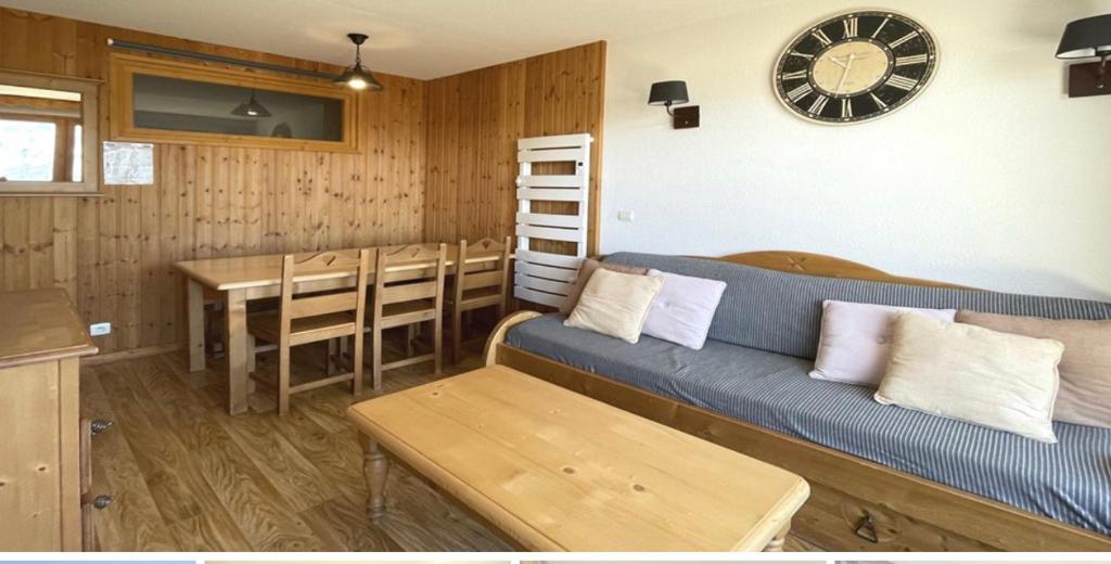 Appartement Montagne Puy Saint Vincent 1800 Residence Dame Blanche 3 etoiles appartement pied des pistes 16