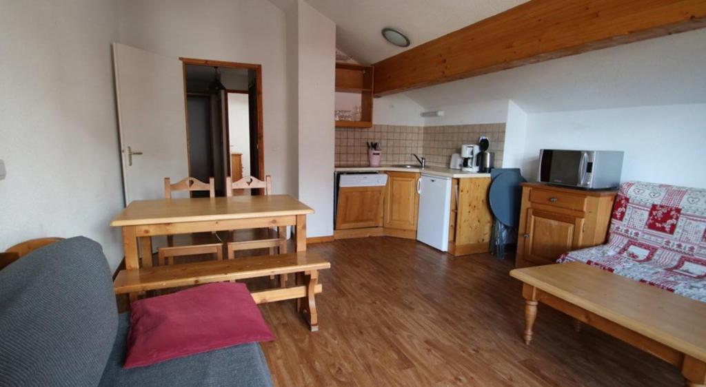 Appartement Montagne Puy Saint Vincent 1800 Residence Dame Blanche 3 etoiles appartement pied des pistes 19