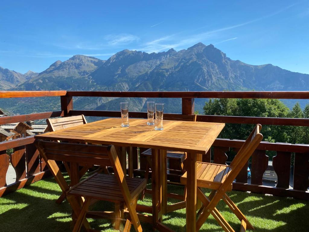 Appartement Montagne Puy Saint Vincent 1800 Residence Dame Blanche 3 etoiles appartement pied des pistes