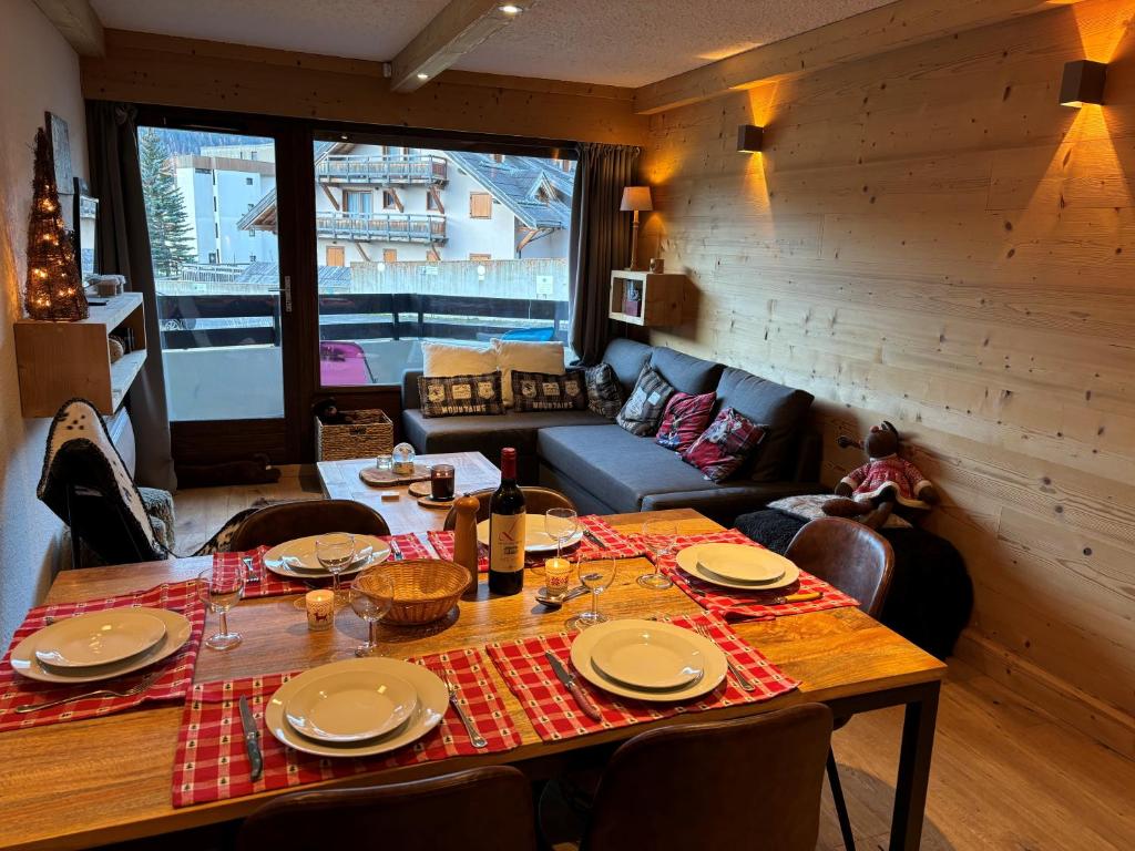 Appartement Montgenevre proche piste Chalvet appartement pied des pistes 9