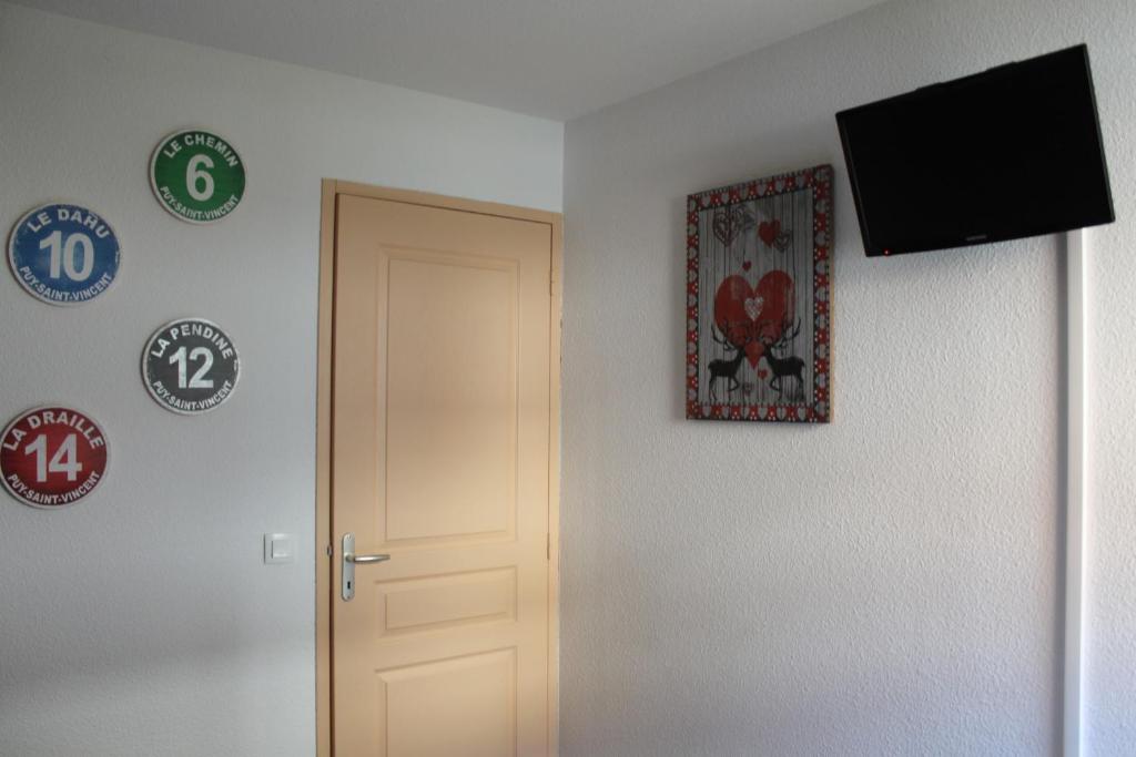 Appartement Puy Saint Vincent 1800 6 personnes appartement pied des pistes 15