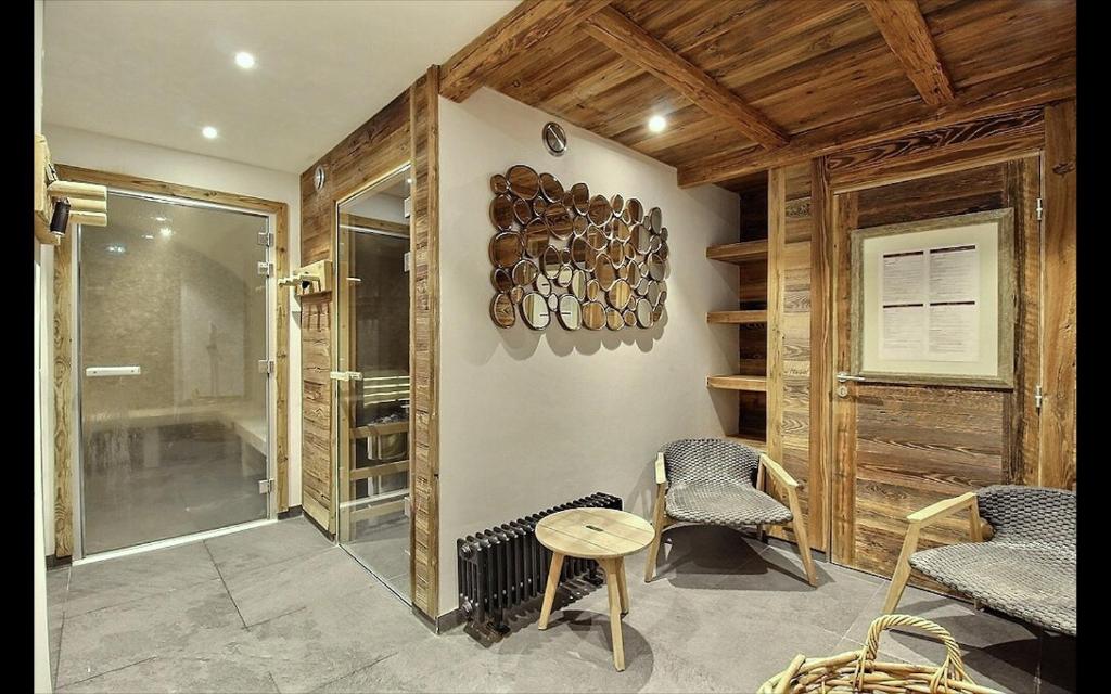 Appartement T3 ARC 1950 skis aux pieds Sauna Hammam Jacuzzi appartement pied des pistes 18