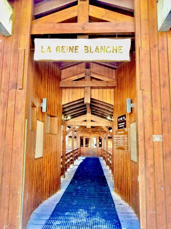 Appartement chaleureux au pied des pistes 4 personnes wifi appartement pied des pistes 10