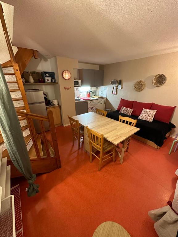 Appartement de 32m² au coeur de la Joue du Loup appartement pied des pistes 10