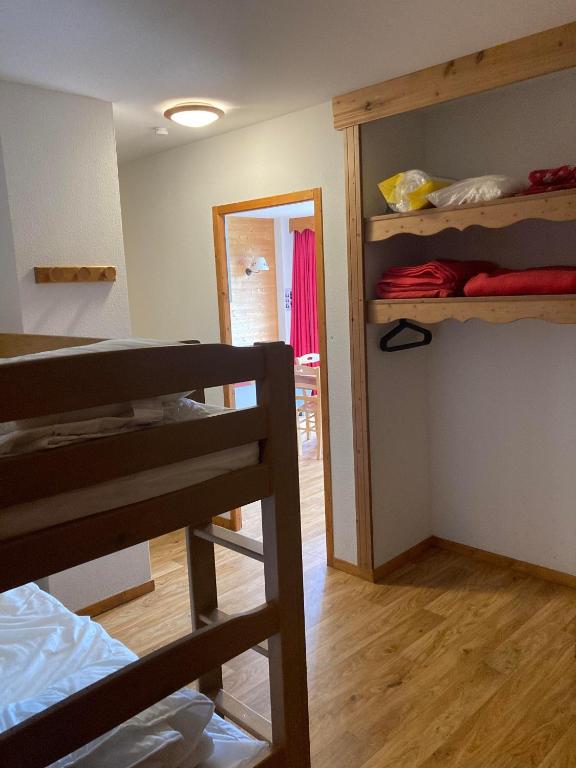 Appartement pied des pistes terrasse wifi et parking appartement pied des pistes 10