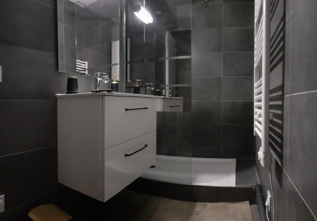 Appartement refait a neuf 40m2 Cauterets Centre appartement pied des pistes 2
