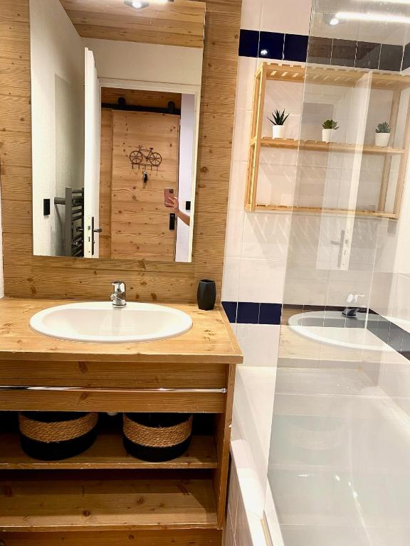 Appartement renove 2 chambres vue pistes parking privatif appartement pied des pistes 2