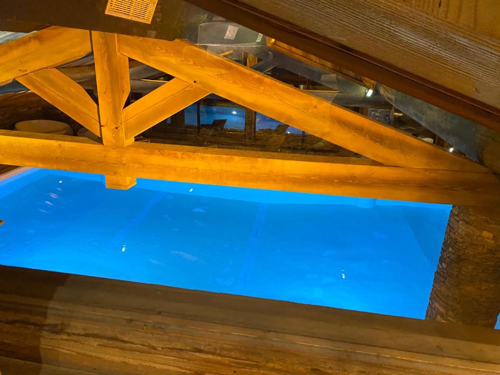 Appartement ski aux pieds dans residence premium piscine sauna hamam appartement pied des pistes 18