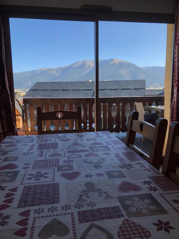 Appartement tout confort Belle vue sur le Cambre dAze appartement pied des pistes 8