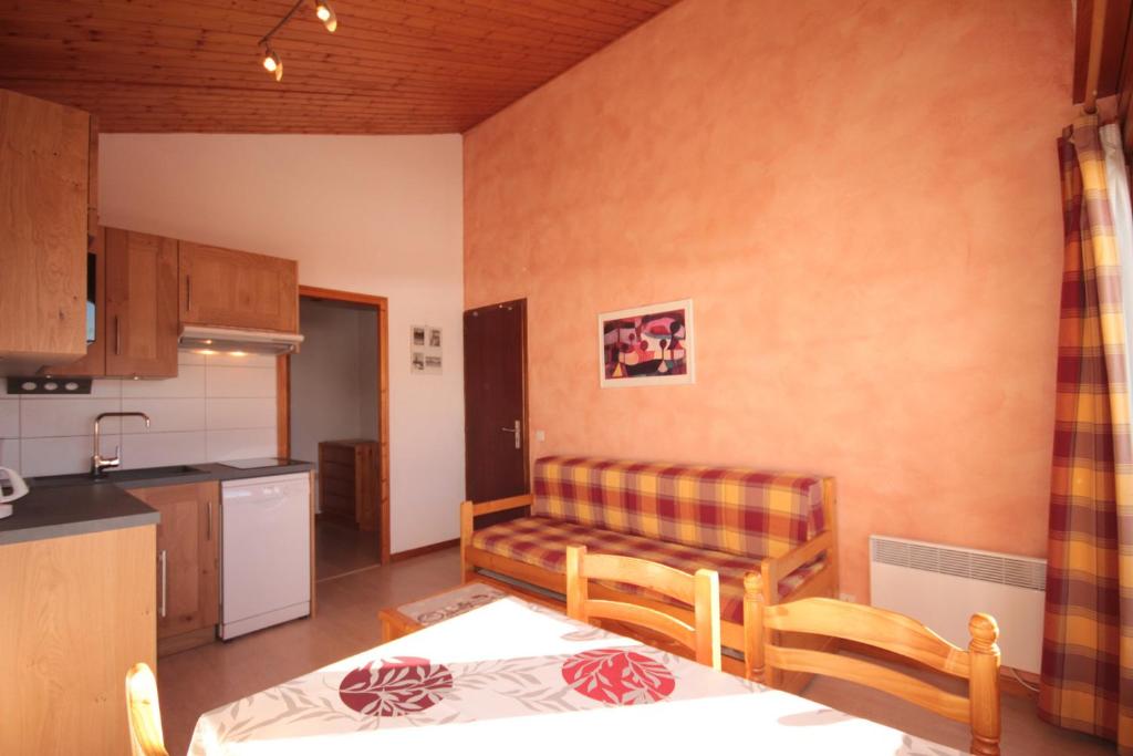 Appt 45 pers. Les Saisies front de neige appartement pied des pistes 10
