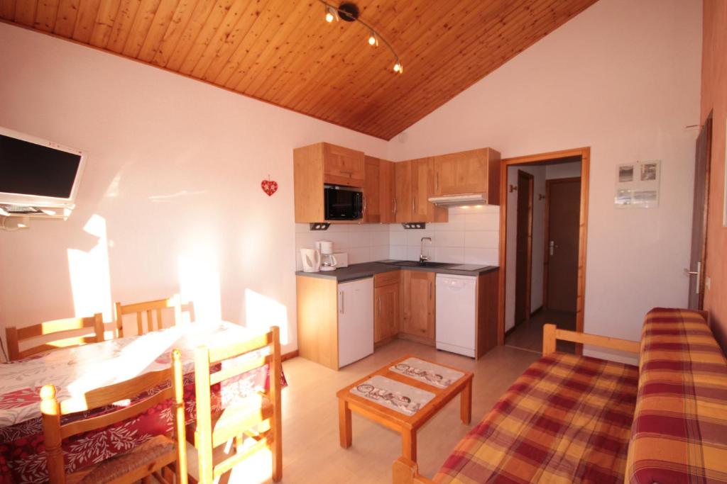 Appt 45 pers. Les Saisies front de neige appartement pied des pistes 3