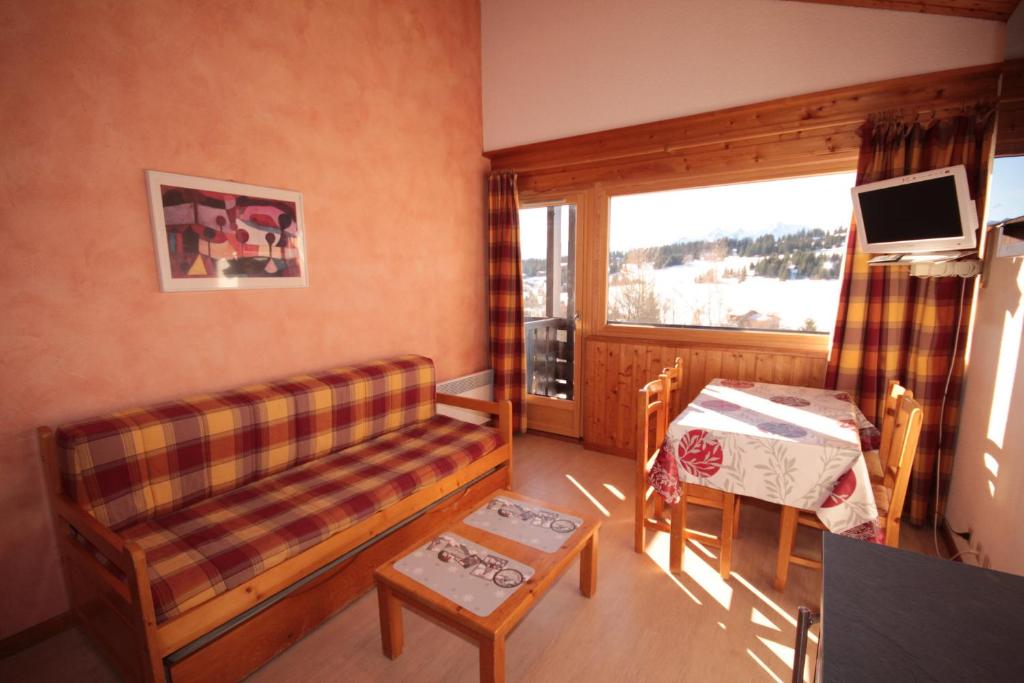 Appt 45 pers. Les Saisies front de neige appartement pied des pistes 4