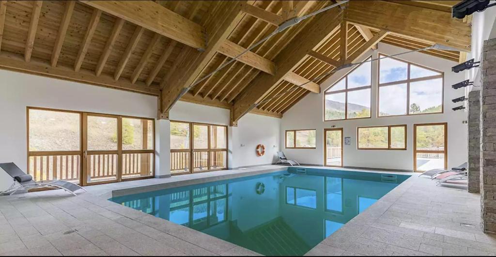 Appt Le Hameau Des Rennes 4 etoiles Pieds des pistes Piscine Interieure Exterieure appartement pied des pistes 3