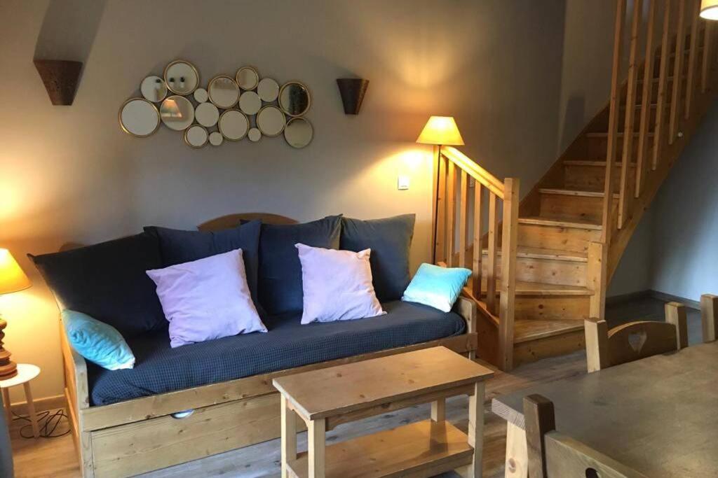 Apt 2 chambres en duplex Chalet des Rennes Vars 2000m Piscine interieure et exterieure appartement pied des pistes