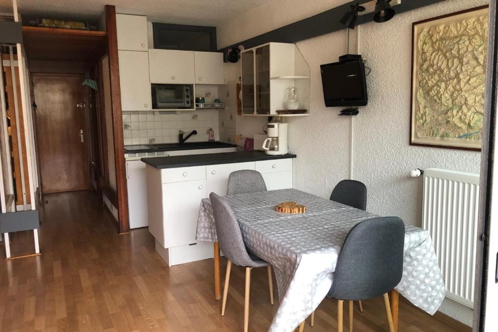 Apt With Balcon Near The Slopes Saint Chaffrey appartement pied des pistes 2