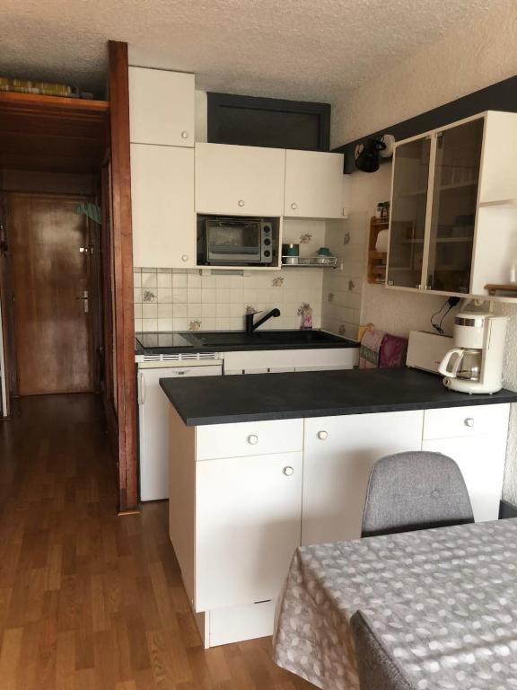 Apt With Balcon Near The Slopes Saint Chaffrey appartement pied des pistes 4