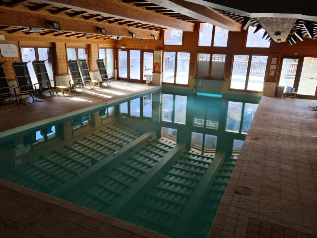 Arc 1950 Appartement de standing Refuge du Montagnard vue incroyable sur le Montblanc skis aux pieds Acces spa et piscine appartement pied des pistes 3