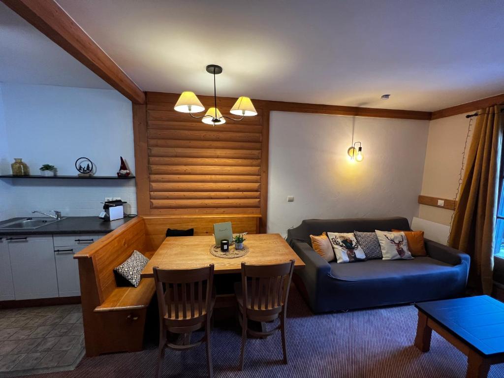 Arc 1950 Auberge Jerome 4 a 6p 1 chambre et 1 coin montagne separe appartement pied des pistes 4