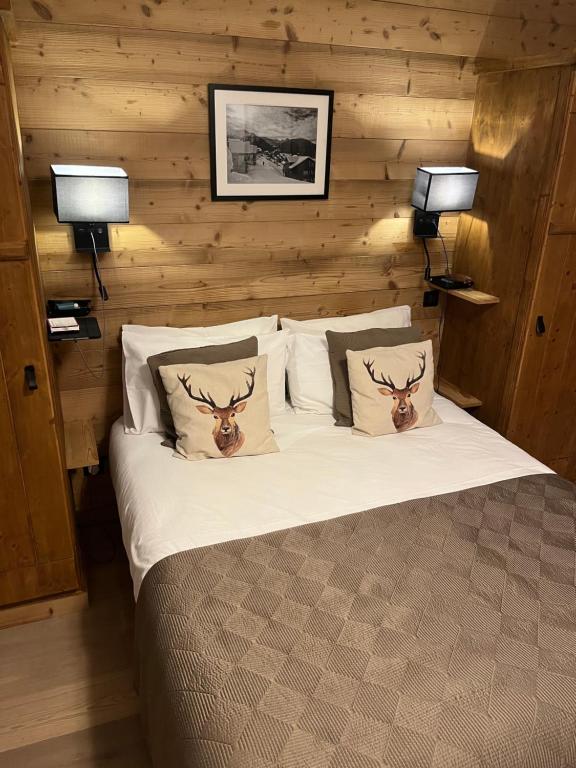 Arc 1950 Ski in Ski out and Spa Newly refurbished 153 Sources De Marie 2 bedroom 2 bathroom Sleeps 4 6 Mont Blanc view from every window Free WiFi appartement pied des pistes 14