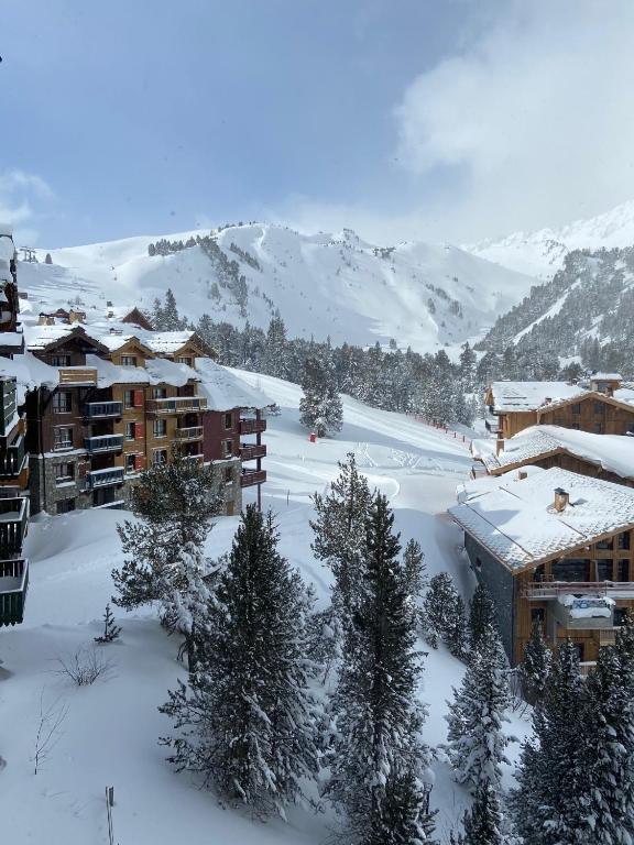 Arc 1950 ambiance chalet luxe 57pers dans residence 5 skis aux pieds avec SPA appartement pied des pistes 4