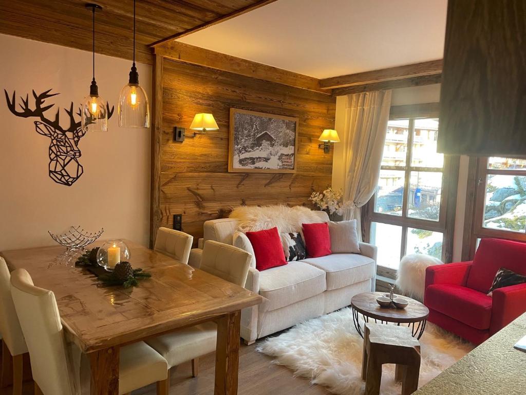 Arc 1950 appt luxe 2 4pers skis aux pieds SPA piscines interieure et exterieure sauna hammam appartement pied des pistes 3