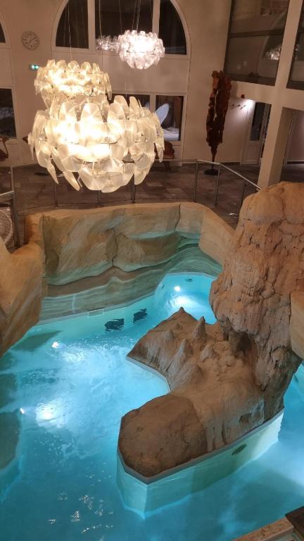 Arcs 1950 Appartement Luxe type chalet 5 a 7 personnes Vue imprenable sur le Montblanc skis aux pieds appartement pied des pistes 3