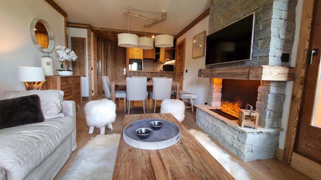 Arcs 1950 Appartement Luxe type chalet 5 a 7 personnes Vue imprenable sur le Montblanc skis aux pieds appartement pied des pistes 4