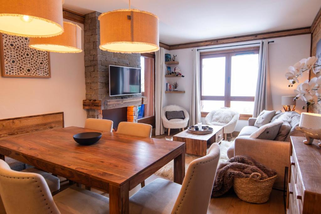 Arcs 1950 Appartement Luxe type chalet 5 a 7 personnes Vue imprenable sur le Montblanc skis aux pieds appartement pied des pistes 7
